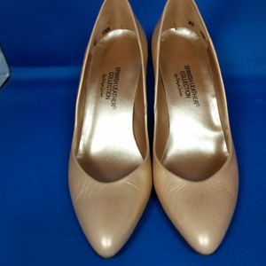 Sergio Zelcer Gold Leather pumps. Size 6-1/2m.